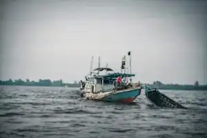 Sungai Mentaya Bergejolak, Kelotok Muatan Sawit Nyaris Tenggelam